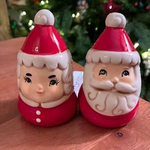 Johanna Parker Mr. and Mrs. Claus salt & pepper shaker set NWT Santa Claus